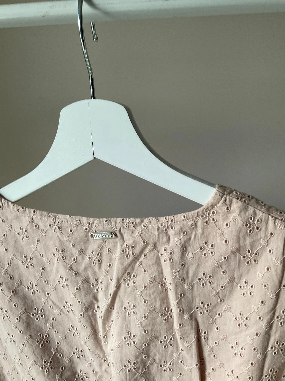 Ropa bordado inglés GUESS Talla XS – ultra femenina & tendencia verano romántico – photo 6